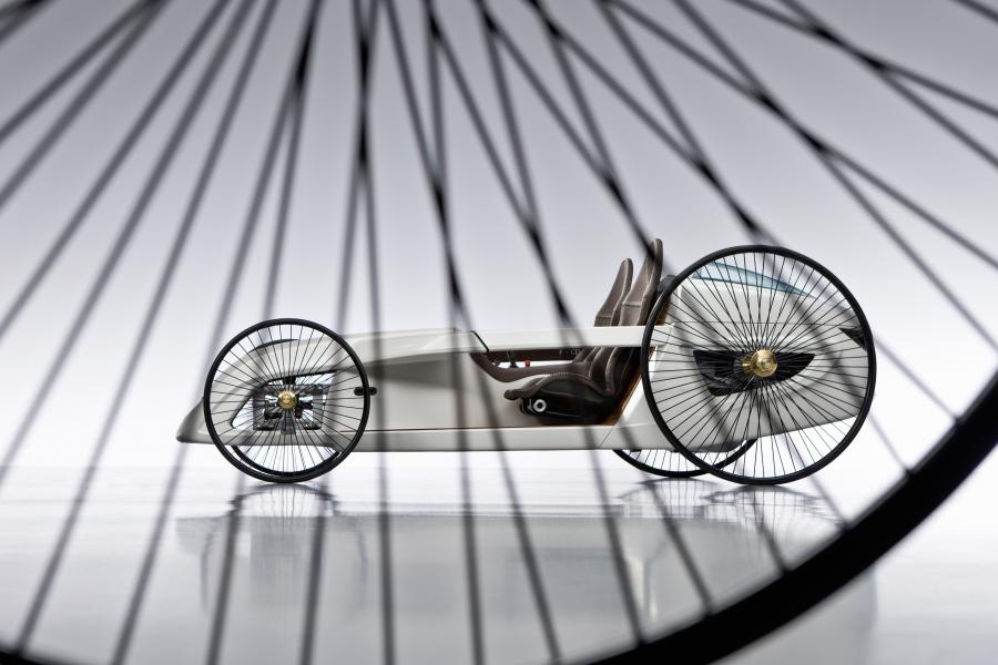  Mercedes-Benz F-Cell Roadster Concept 2009 года  (фото 9 из 23)